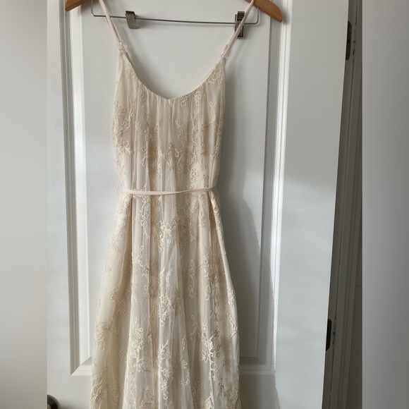 Gorgeous white lace dress! Could fit up to M - Picture 1 of 6